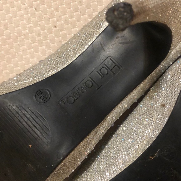 Heels - Picture 3 of 3